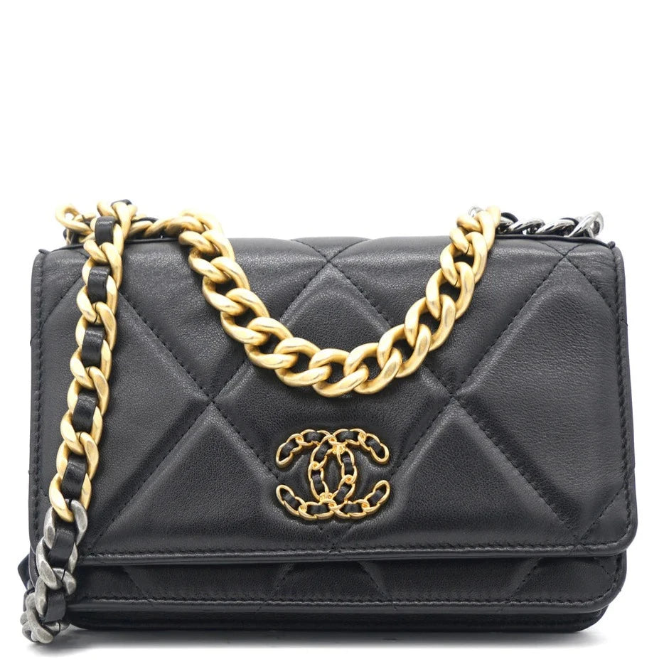 CHANEL lAMBSKIN QUITED 19 WALLET ON CHAIN WOC BLACK