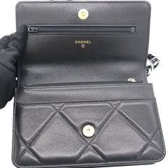 CHANEL lAMBSKIN QUITED 19 WALLET ON CHAIN WOC BLACK