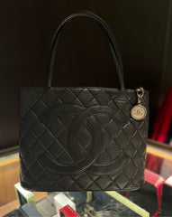 CHANEL 2000 MEDALLION TOTE BAG CAVIAR LEATHER REF6532179